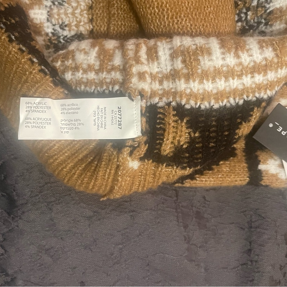 Black Tape_ Geometric Knit Cardigan - Picture 8 of 8